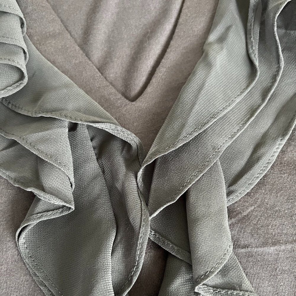 H&M Ruffle Sleeveless Top Gray NWT - Picture 8 of 8